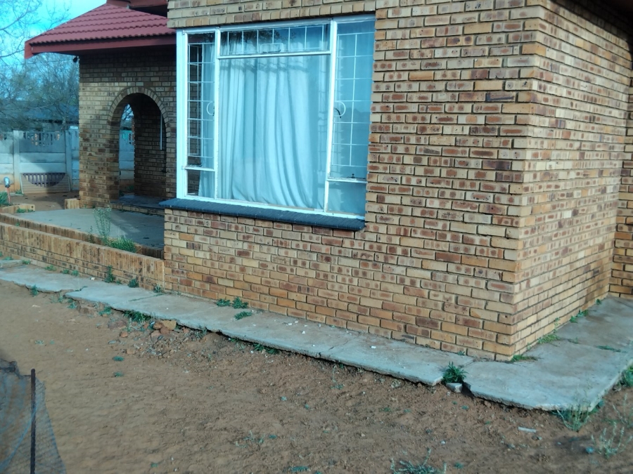 4 Bedroom Property for Sale in Davanna North West